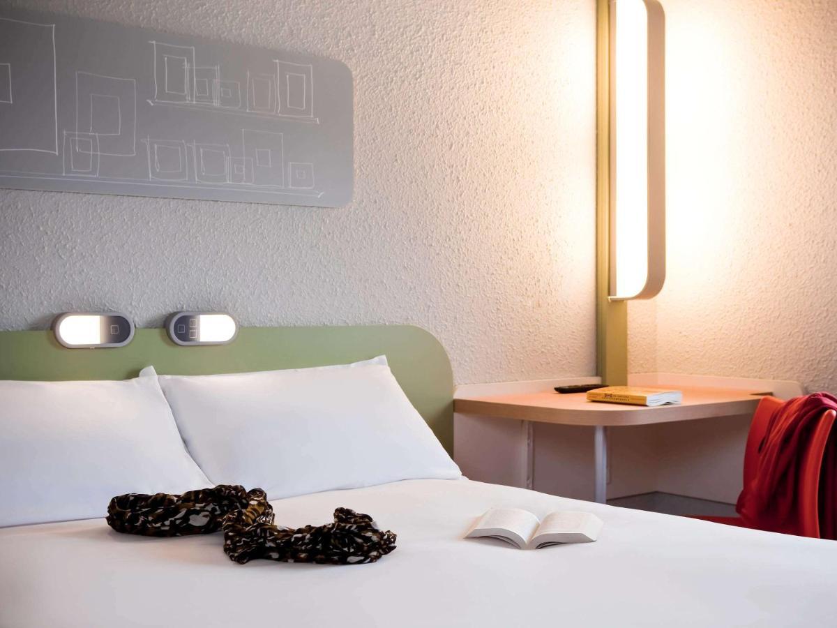 Ibis Budget Pontault Combault Rn4 Marne La Vallee Exterior photo